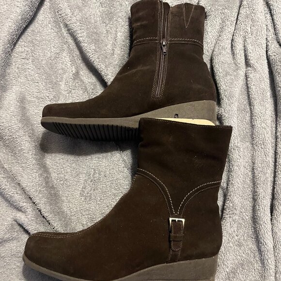 La Canadienne Women's Size 9 "Laverne" Suede Boots - new in box! - Picture 1 of 7